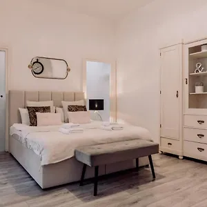 Apartament Wenceslas Square / Main Station - New Studio*****