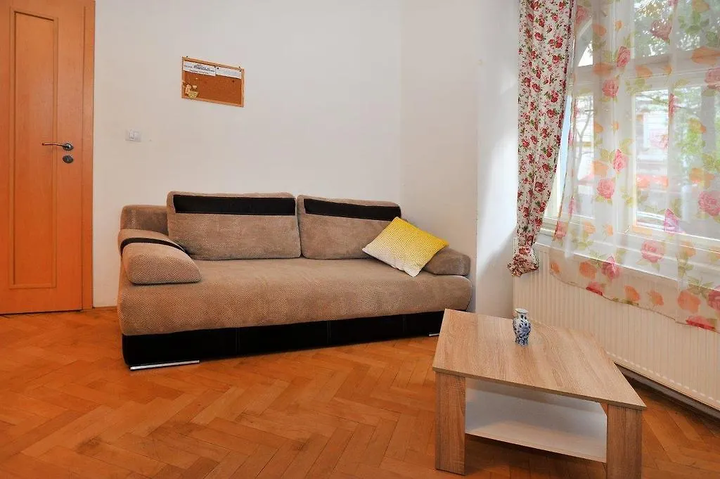 Apartment Condo In Vinohrady Prague